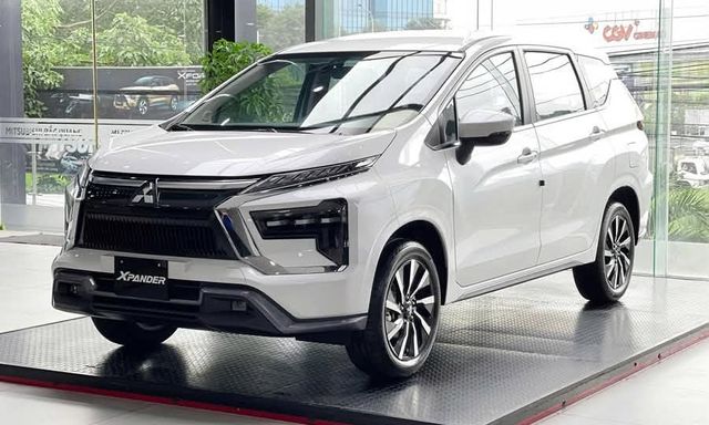Toyota Veloz Cross trả 'ngôi vương' xe bán chạy nhất tháng cho Mitsubishi Xpander: Cách biệt hơn 400 xe, cộng dồn cả năm lên tới hơn 2.200 xe