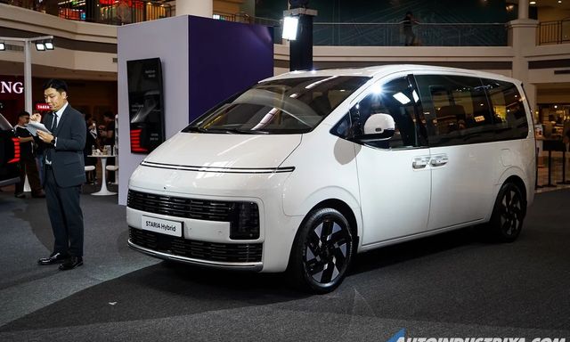 Hyundai Staria Hybrid về tới ĐNÁ: Có bản tới 11 chỗ, to hơn Carnival, dùng máy hybrid 245 mã lực, tiêu thụ 5,6l/100 km
