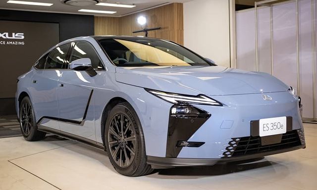Lexus ES đời mới ra mắt gần Việt Nam: Giá quy đổi từ 2,6 tỷ đồng, bản giá rẻ lại… nhiều trang bị hơn