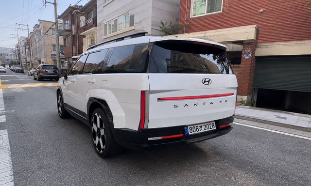 Hyundai Santa Fe mới lộ diện chi tiết phần đuôi, thiết kế không còn gây tranh cãi