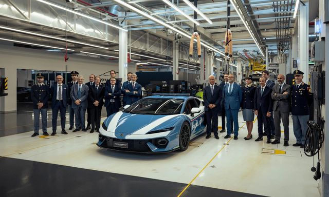Lamborghini tặng cảnh sát siêu xe Temerario, nhưng mục đích khác xa như nhiều người nghĩ
