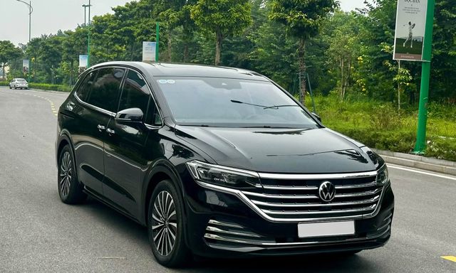 Cùng tầm giá 1,6 tỷ nhưng mua chiếc Volkswagen Viloran này có nhiều trang bị hơn hẳn Carnival, tiết kiệm khoảng 600 triệu so với xe mới