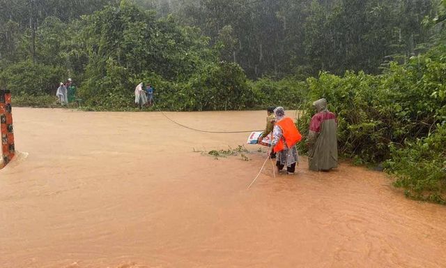 Tìm kiếm người đàn ông mất tích khi đi thả lưới ở Quảng Bình