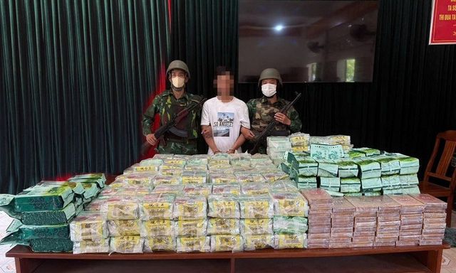  Phá đường dây vận chuyển hơn 295kg ma túy từ Lào về Việt Nam 