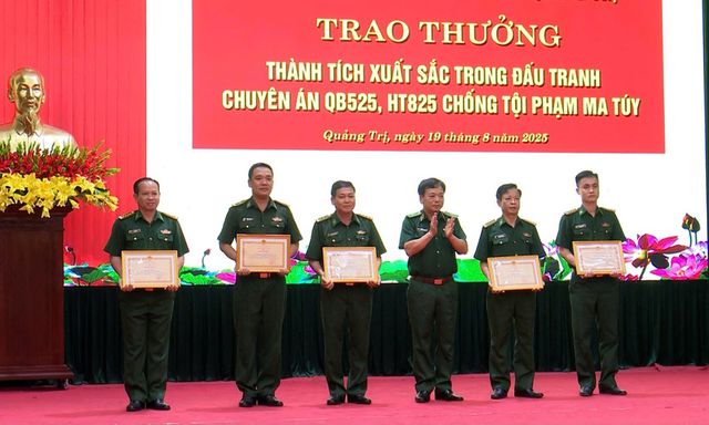 Bộ Tư lệnh Biên phòng và Quảng Trị khen thưởng vụ phá chuyên án ma túy lớn