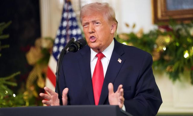 Tổng thống Trump: Nước Mỹ 'hoàn toàn chết' trước khi trở thành 'quốc gia nóng nhất thế giới'