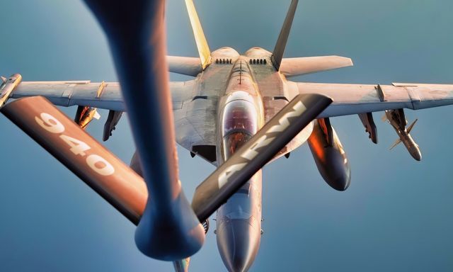 6 tiêm kích vừa hạ cánh cách Venezuela 1.000km: 