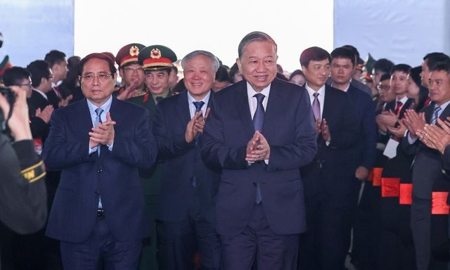 Việt Nam khởi công nhà máy chế tạo chip đầu tiên ở Hòa Lạc: Reuters, Business Times bình luận gì?