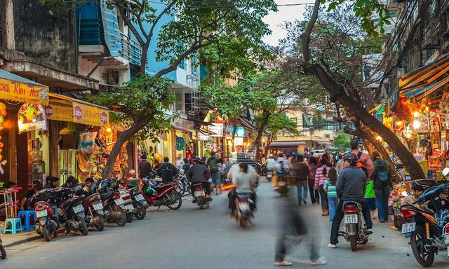 Vượt thách thức đến từ 2 cường quốc, Việt Nam ghi dấu 2025 bùng nổ xuất khẩu