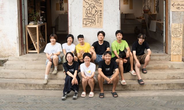 Người trẻ Trung Quốc chạy khỏi cuộc sống chấm công, tắc đường, 