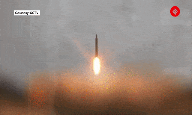 'Tên lửa biết nhảy múa' lần đầu xuất trận: Iran nói 'có thể bay tới Tel Aviv trong 7 phút'