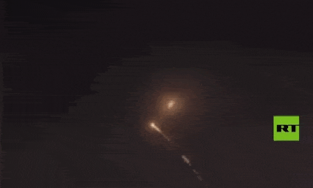 Ông Trump thừa nhận sốc trước đòn của Iran - Mỹ tung pháo bắn 4.500 viên đạn/phút đánh chặn rocket, Nga triển khai MiG-31K