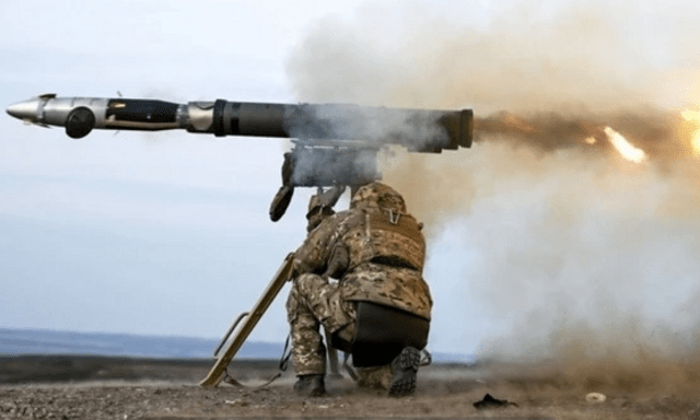 Xe tăng Israel gặp 