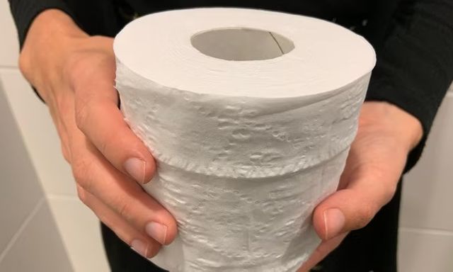 Xung đột Mỹ - Israel - Iran: Không phải xăng, người Nhật tích trữ một mặt hàng không liên quan