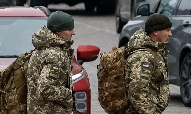 Người Ukraine bị Mỹ trục xuất được chuyển thẳng tới trung tâm huấn luyện: “Chưa kịp về thăm bố mẹ”