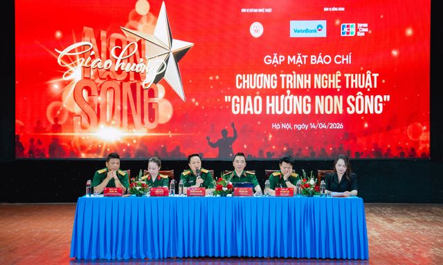 Nghe giao hưởng giữa công viên: Trải nghiệm đặc biệt tại phố đi bộ Hà Nội dịp 30/4