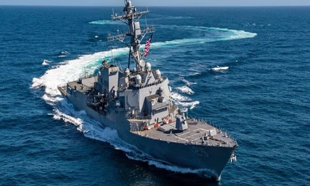 Mỹ dựng “lá chắn thép” ngoài khơi Iran: Tàu khu trục làm xương sống, Hormuz nóng lên từng giờ