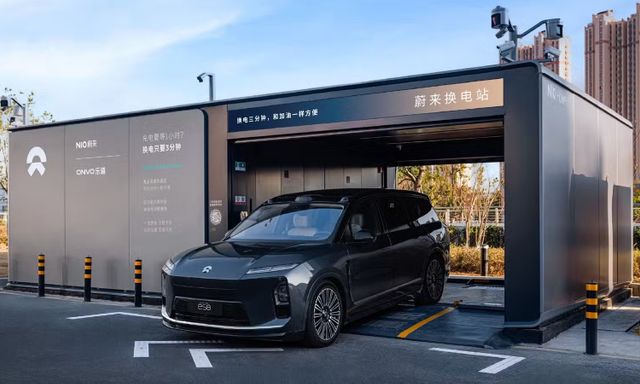 Lười sạc xe điện? Công ty Trung Quốc có giải pháp lạ, chỉ mất 3 phút là 