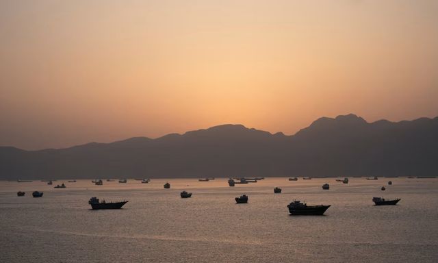 Hormuz không chỉ có dầu: Iran đang nắm một “công tắc” có thể khiến cả thế giới tê liệt