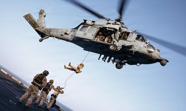 Động thái đáng chú ý của loạt hạm đội khổng lồ Mỹ giữa thời khắc quyết định với Iran