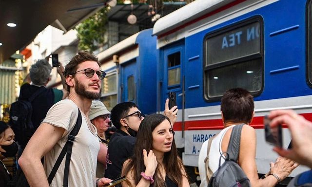Thế giới đổ về Việt Nam; Thái Lan mất 'ngôi vương': Mục tiêu 1,1 triệu tỷ VND gây chú ý