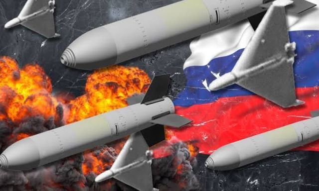 Mất oanh tạc cơ không thể thay thế, Nga vẫn ném bom dữ dội: Ukraine đối mặt tên lửa 'ẩn giấu' giữa bầy UAV