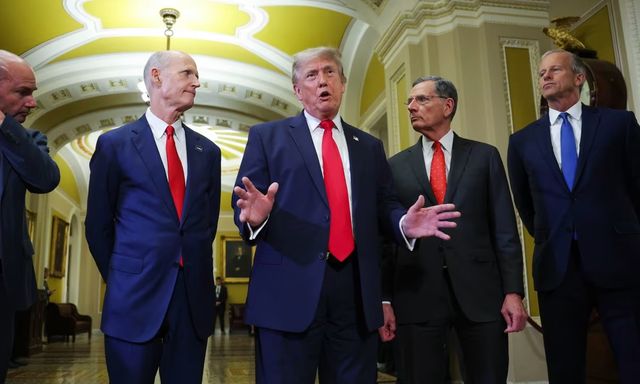 Ông Trump giận dữ ở Điện Capitol: Nghị sĩ Mỹ bật dậy phản bác, cuộc họp 70 phút thành màn tranh cãi 