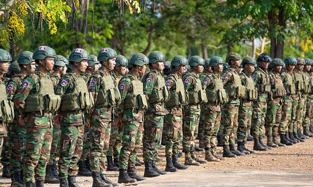 Hai đội tuần tra đi ngang qua nhau, mìn bỗng nổ, 4 binh sĩ bị thương: Campuchia - Thái Lan phản ứng sao?