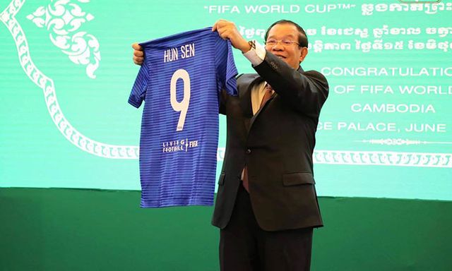 Ủng hộ cuồng nhiệt một đội bóng, ông Hun Sen gửi tin nhắn cho lãnh đạo nước này, chúc vô địch World Cup