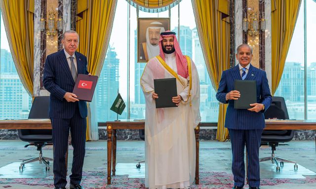 “Tam giác quyền lực” mới: Ả Rập Saudi có tiền, Thổ Nhĩ Kỳ có công nghệ, Pakistan có sức mạnh răn đe