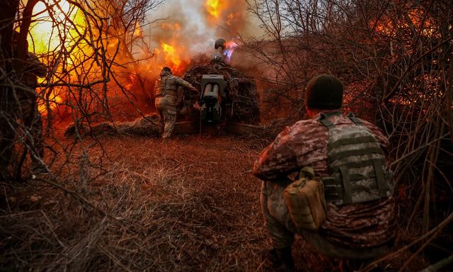 Ngoại trưởng Đức tới gần tiền tuyến Ukraine, TT Putin nói Kiev đã “mở hộp Pandora”: “Hãy chuẩn bị tinh thần”