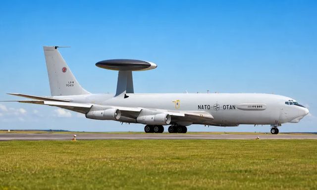 AWACS và F-35 kết hợp cũng 