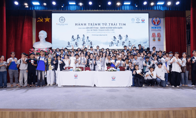 Nhật ký Hành Trình Từ Trái Tim: Trao sách Quý Đổi Đời - Khơi Khát Vọng cho thế hệ trẻ