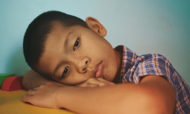 Nhà văn nói: 1 người nóng nảy, vô lễ ở nhà nhưng lễ phép, tử tế với người ngoài không phải là bất hiếu mà là vì 3 lý do sau