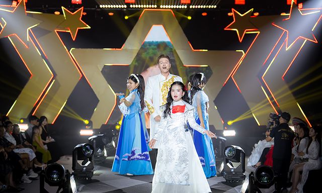 Kyo York làm mới ca khúc Hello Vietnam cùng giọng ca nhí Gabi Bảo Uyên