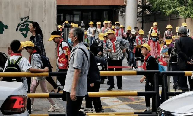 1 vị chuyên gia bỗng chỉ trích phụ huynh vì một việc rất đỗi bình thường, nhiều người nghe xong phát bực!