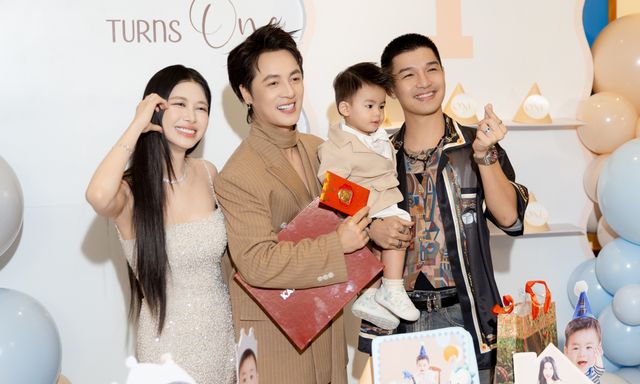 Gia đình Đăng Khôi – Thuỷ Anh mừng thôi nôi bé Kai: Dàn “anh tài” tụ hội chúc mừng