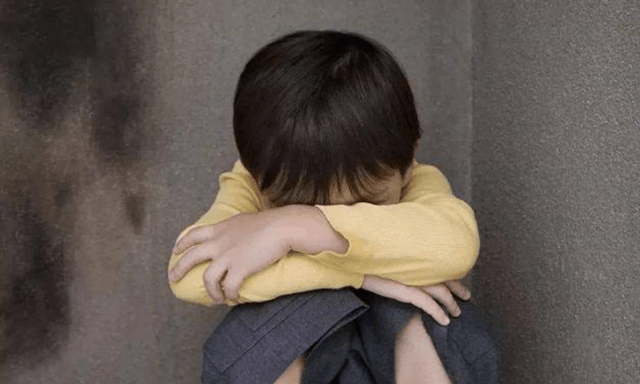 Sống cùng 4 kiểu người bố này thì đời con tối như hũ nút!