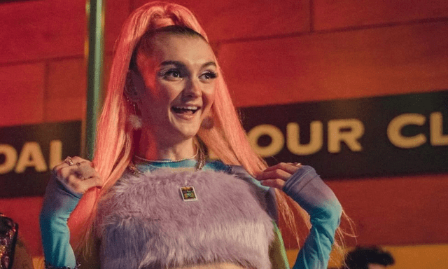 Xem phim Sex Education, tôi bẽ bàng nhận ra lý do vì sao bạn bè ở lớp và hàng xóm, ai cũng ghét con gái mình!