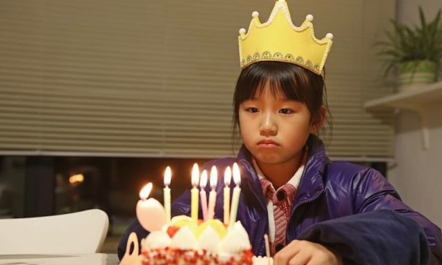 Bà mẹ “bóc phốt” con gái trong ngày sinh nhật, dân mạng trách ngược: Chị mới là người cần thay đổi!