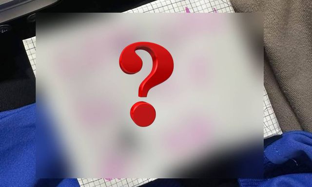 Mở vali, ông bố xúc động khi đọc 6 chữ con trai gửi: Cả gia tài của con trao cho bố 