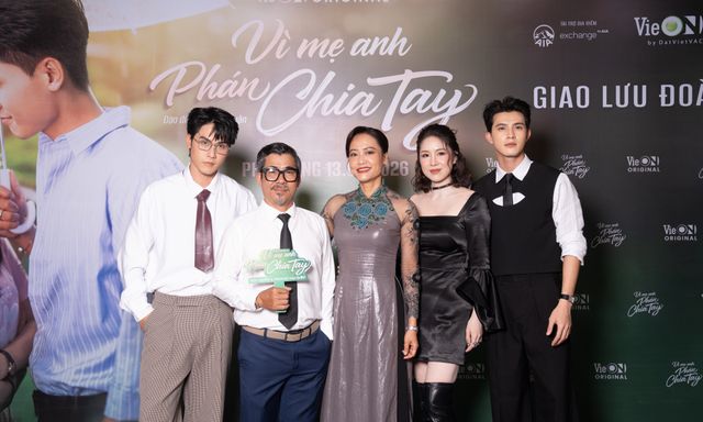 Lê Phương tiết lộ giấu chồng đóng cảnh nóng