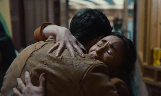 Xem phim Sex Education, tôi nhớ lại câu nói vô tư của con trai: Sự nhẫn nhịn tạo ra 1 đứa trẻ coi thường mẹ!