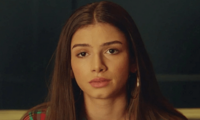 Xem phim Sex Education, tôi nhớ lại vụ việc chấn động xảy ra năm ngoái: Không ngờ con tôi và các bạn nó trưởng thành đến vậy!