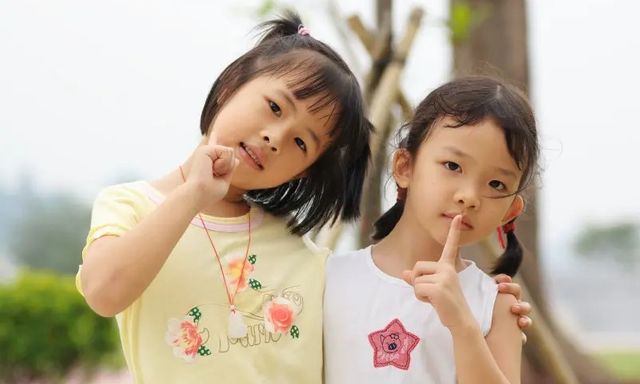  2 đứa con cùng nhà, vì sao đứa vô tâm đứa 