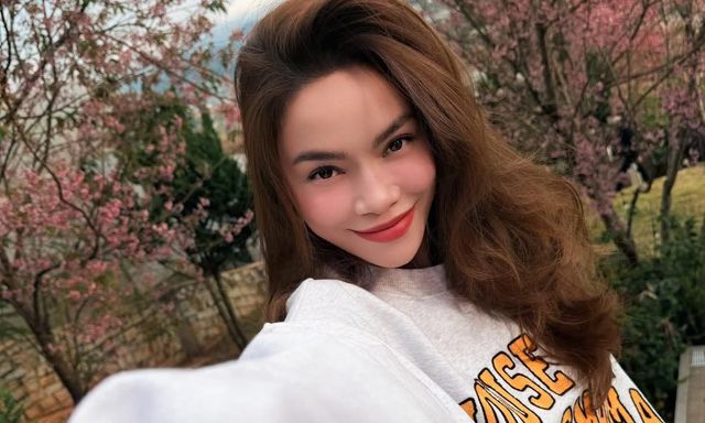 Cái vỗ lưng của Hồ Ngọc Hà khiến người hâm mộ phải khen ngợi: Đúng chuẩn bà mẹ điểm 10!