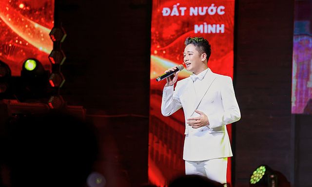 Sau bản hit 120 triệu view, Anh Quân idol chính thức cho ra mắt 