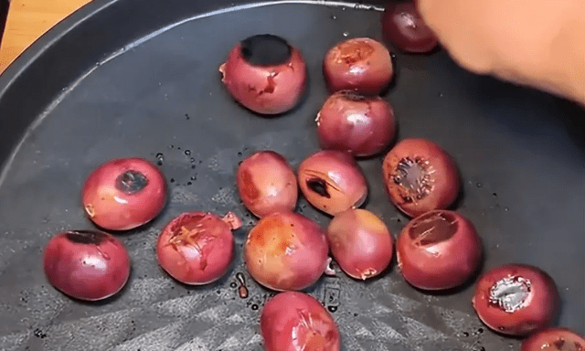 Món ăn kỳ quặc khiến một bà mẹ bị chỉ trích: Nên kiểm tra IQ trước khi kết hôn!