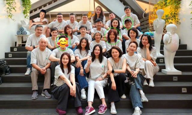 Soi ảnh mới của Triệu Vy: Lộ người từng thầm thương cô nhiều năm, HỌC VẤN đáng nể bất chấp ồn ào