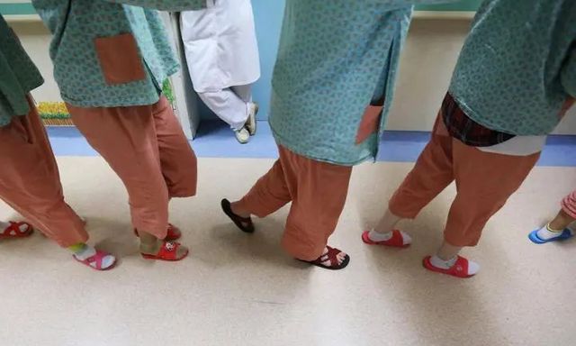 Bức ảnh này nhìn qua tưởng bình thường nhưng sự thật đằng sau khiến hàng ngàn cha mẹ khiếp sợ: Phải thay đổi ngay! 